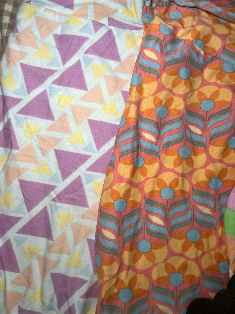 LuLaRoe Bundle of 5 Colorful Patterned One Size Leggings - Pastel & Coral Mix